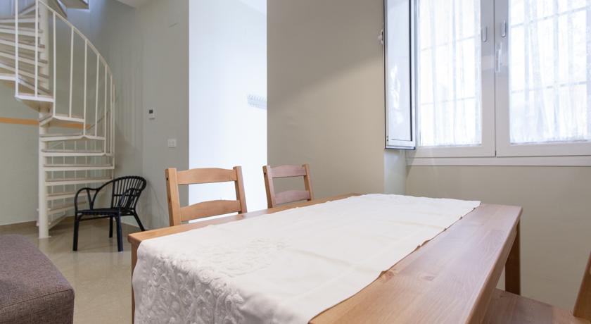 Apartamentos Alberto Lista 9 Sevilla Oda fotoğraf